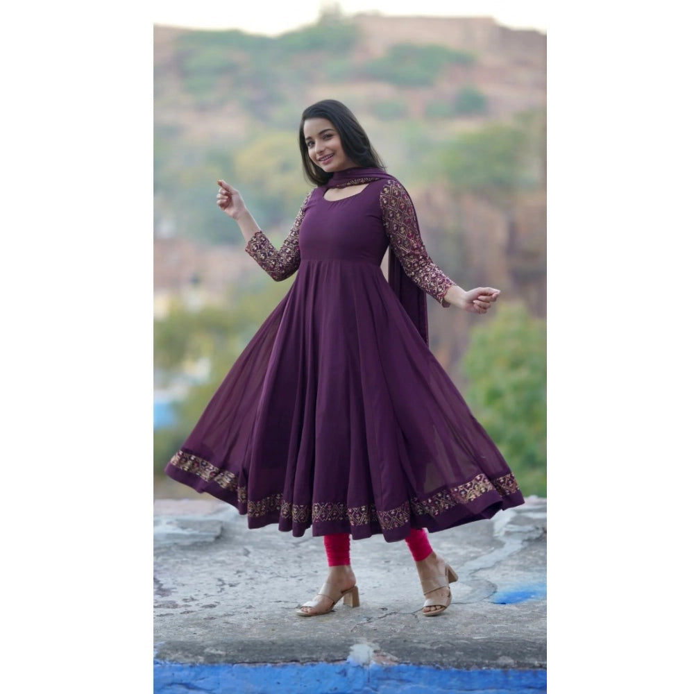 Women Georgette Embroidery 3-4th Sleeve Round Neck Kurti with Dupatta Set (Wine)