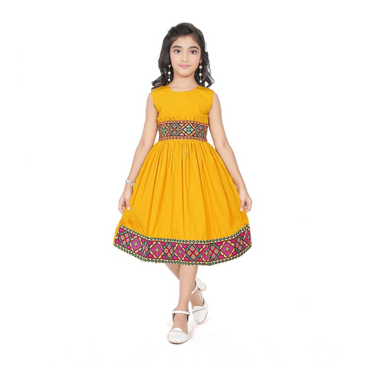 Girl's Shiffon Printed Sleeve Less Round Neck Dress (Mustard Yellow)