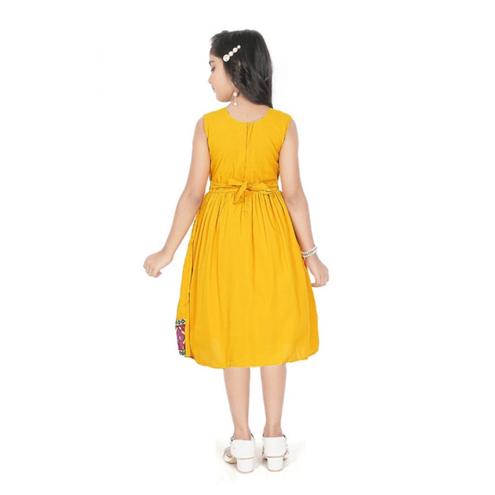 Girl's Shiffon Printed Sleeve Less Round Neck Dress (Mustard Yellow)