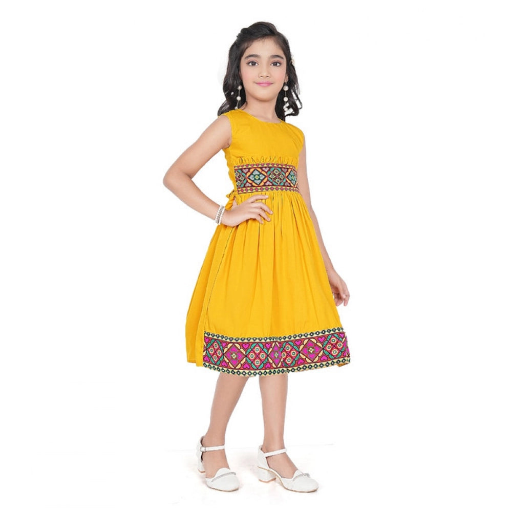 Girl's Shiffon Printed Sleeve Less Round Neck Dress (Mustard Yellow)